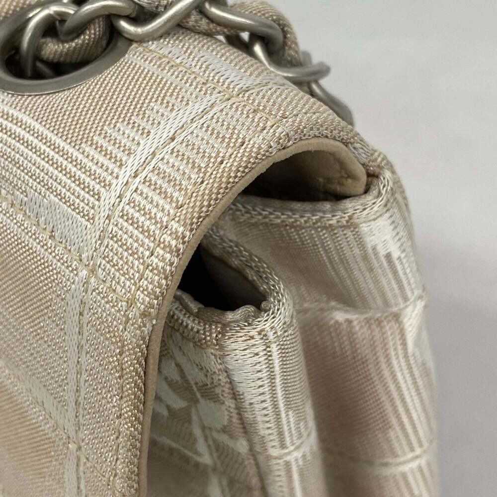 CHANEL Cream Shoulder Bag - Picture 8 of 12